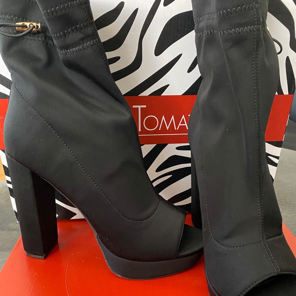 Hot Tomato Open toe Booties